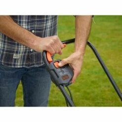 BLACK & DECKER Tondeuse 32cm - Moteur Universel 1200 W BLACK+DECKER BEMW451-QS 11 BLACK & DECKER Tondeuse 32cm - Moteur Universel 1200 W BLACK+DECKER BEMW451-QS -France Tondeuse Soldes Boutique 34599501 5