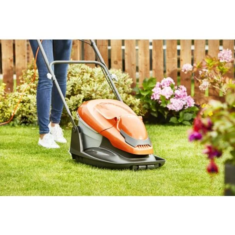 FLYMO Tondeuse électrique Sur Coussin D’air EasiGlide 330 Collect - 1700W / Largeur De Coupe 33cm / 4 Hauteurs De Coupe / Bac Collecteur 20L / Guidon Repliable (970483462) 5 FLYMO Tondeuse électrique Sur Coussin D’air EasiGlide 330 Collect - 1700W / Largeur De Coupe 33cm / 4 Hauteurs De Coupe / Bac Collecteur 20L / Guidon Repliable (970483462) – Image 3