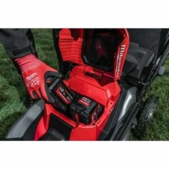 .MILWAUKEE. Tondeuse à Gazon Autotractée 53 Cm à Double Batterie 12Ah M18 FUEL Milwaukee M18F2LM53-122 11 .MILWAUKEE. Tondeuse à Gazon Autotractée 53 Cm à Double Batterie 12Ah M18 FUEL Milwaukee M18F2LM53-122 -France Tondeuse Soldes Boutique 60704993 5
